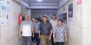 محافظ دمياط يتفقد المستشفى العام لمتابعة الخدمات الصحية والتواصل مع المرضى (صور) - النيل نيوز