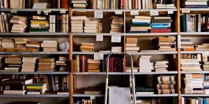 أمازون تتجه لرقمنة الكتب القديمة لتطوير الذكاء الاصطناعي - النيل نيوز
