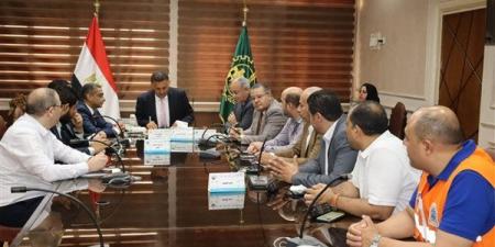 محافظ القليوبية يوجه بتفعيل جدول أسبوعي لتنظيم استقبال حالات الإسعاف والمصابين بالمستشفيات - النيل نيوز