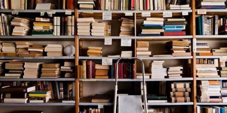 أمازون تتجه لرقمنة الكتب القديمة لتطوير الذكاء الاصطناعي - النيل نيوز