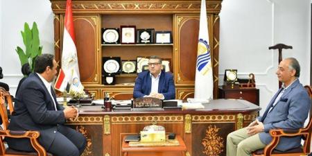 محافظ قنا يوجه بحصر الأراضي غير المستغلة لطرحها ضمن "حياة كريمة" وإقامة مشروعات صناعية - النيل نيوز