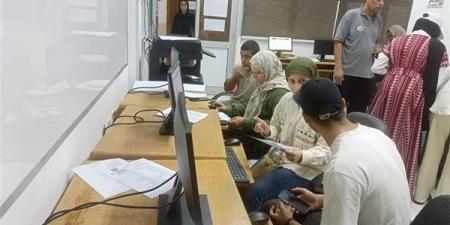 مكتب التنسيق بجامعة القناة يستقبل 75 طالبًا لتسجيل استمارات تقليل الاغتراب - النيل نيوز