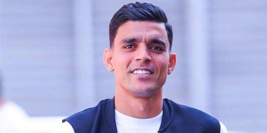 النيابة تستدعي أشرف بن شرقي في واقعة اتهام لاعب في الأهلي بسرقة عقد زواجه عرفيًّا