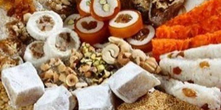 ما حكم توزيع حلوى المولد النبوي على الفقراء واحتسابها من الزكاة؟ الإفتاء توضح