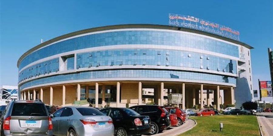 المستشفى الجوى التخصصى يستضيف خبيرا عالميا فى جراحات القلب المتقدمة وزرع القلب الصناعى