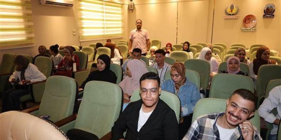 جامعة قنا تواصل فعاليات هاكاثون إدارة المخلفات في يومها الأخير (صور)