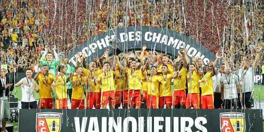 شاهد لحظة تتويج لانس بكأس السوبر الفرنسي على حساب باريس سان جيرمان - النيل نيوز