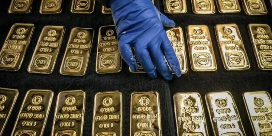 الذهب يعزز مكاسبه للجلسة الثالثة مع تراجع رهانات الفائدة الأمريكية - النيل نيوز