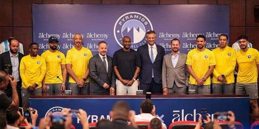 لقطات من مؤتمر تقديم موكوينا المدير الفني لـ بيراميدز - النيل نيوز