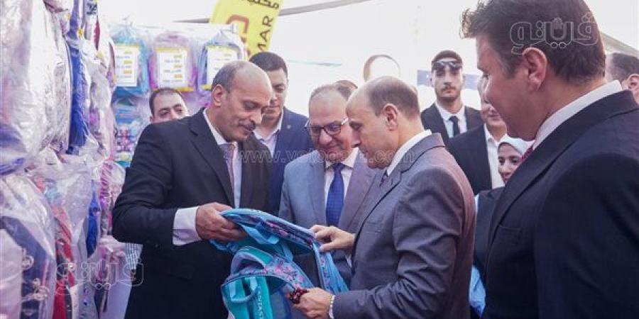 بتخفيضات تصل إلى 35%، محافظ الغربية يفتتح معرض "أهلًا مدارس" بطنطا (صور) - النيل نيوز