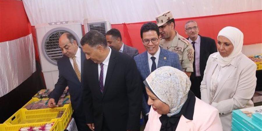 محافظ القليوبية ورئيس جامعة بنها يفتتحان معرض حلوى المولد النبوي - النيل نيوز