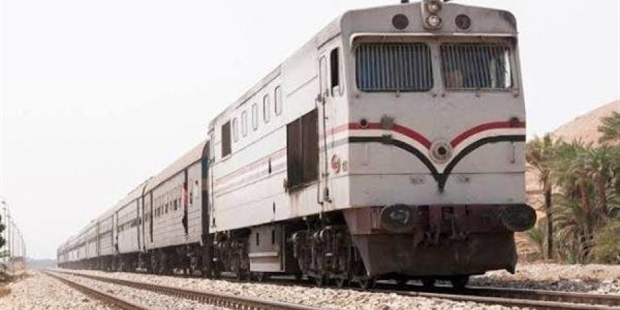 مصرع شخص أسفل عجلات قطار في قوص بقنا - النيل نيوز