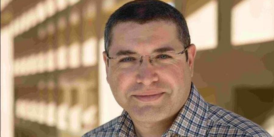 أستاذ بالجامعة الأمريكية بالقاهرة ينشر دراسة حول تحويل النفايات الإلكترونية إلى تكنولوجيا متقدمة - النيل نيوز