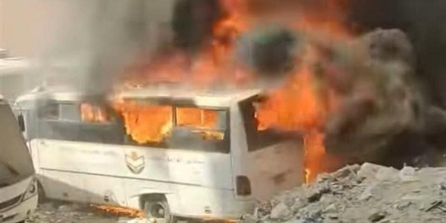 4 ميني باص، فيتو ترصد حريق سيارات مدرسة الواحة بالمقطم - النيل نيوز