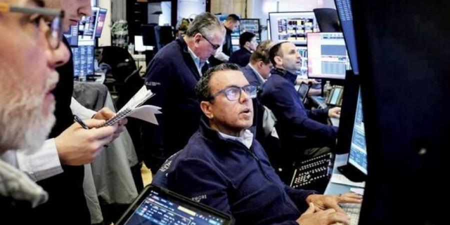 تراجع وول ستريت بفعل ارتفاع عوائد السندات ونتائج وول مارت - النيل نيوز