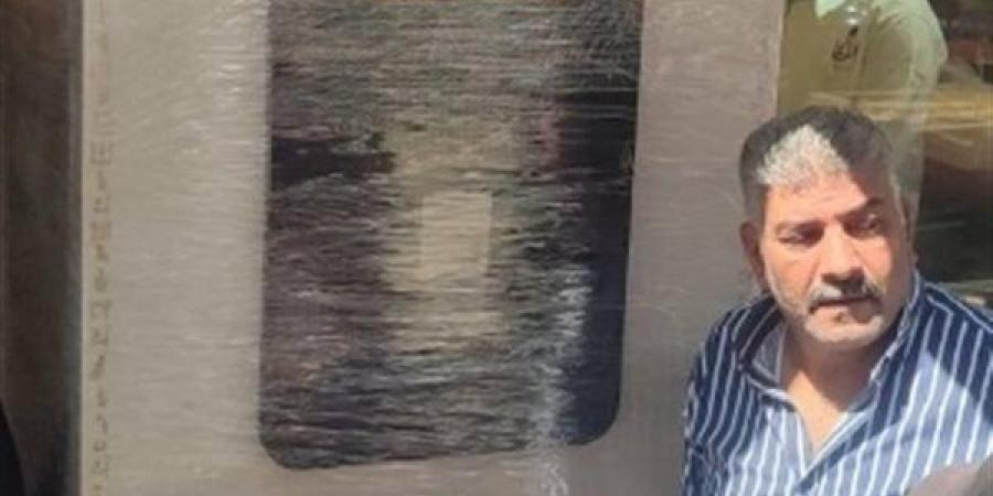 تجربة جديدة لمواجهة نباشي القمامة، خطوات تشغيل ماكينات استرداد المخلفات الصلبة بالدقي مقابل نقاط على الهاتف - النيل نيوز