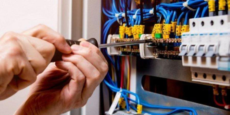 خطوات الإبلاغ عن وقائع سرقة التيار الكهربائي - النيل نيوز